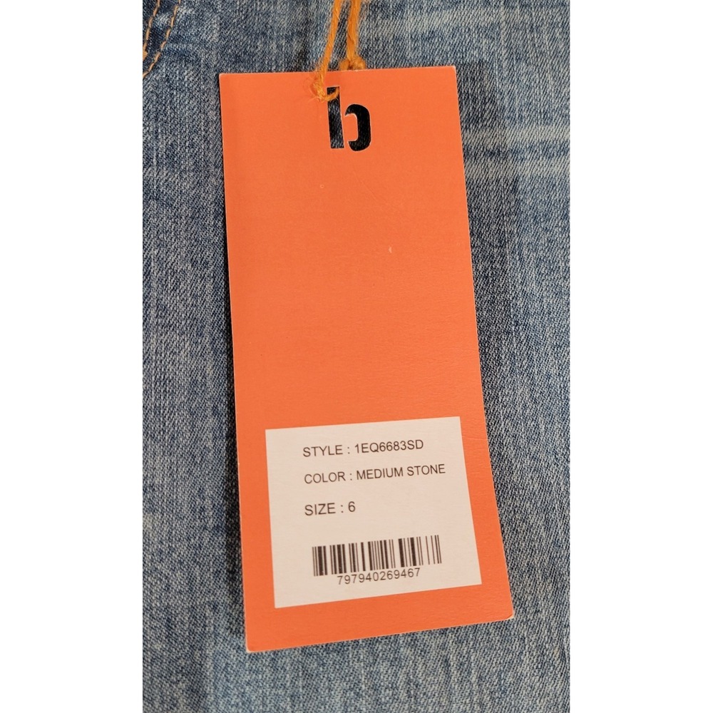 d. jeans Light Blue Cropped Jeans with Cream Embroidered Cuff and Belt - Picture 8 of 9